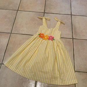 Girls Seersucker Yellow and White Flower Dress